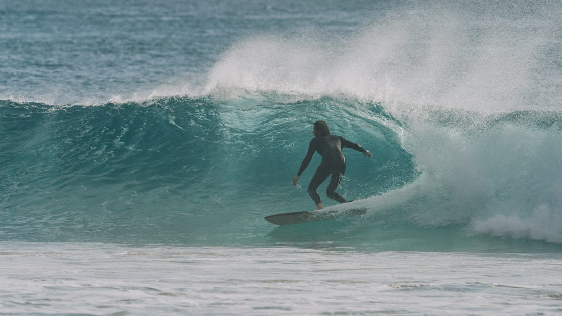 How Surfboard Bottom Contours Direct Water Flow
